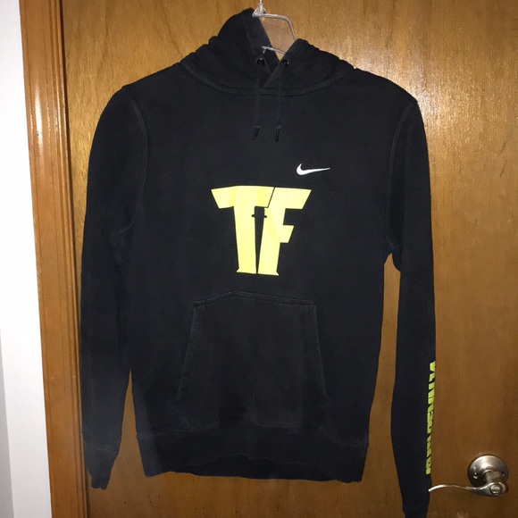Nike Other - NIKE TRACK & FIELD HOODIE RUN PENN 14’ (S)